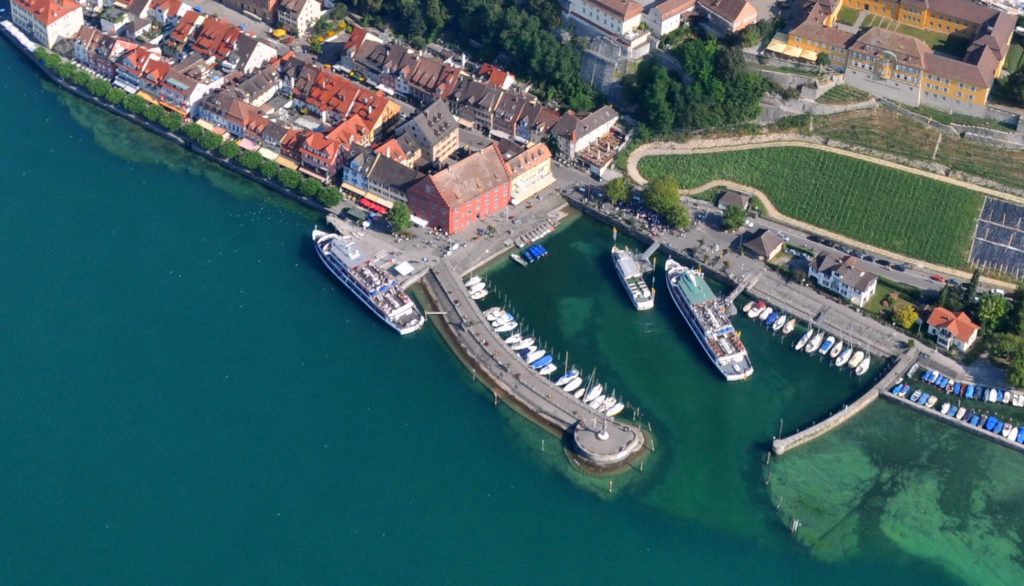 Luftbild der Bootsvermietung Meersburg der Bodensee-Piraten
